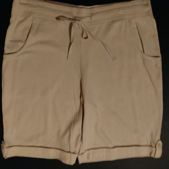 white stag knit shorts